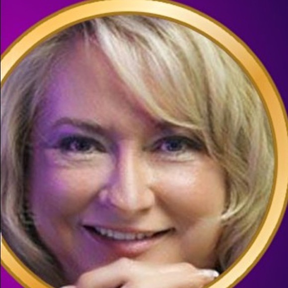 Heart & Hustle Award Winner Poshmima - Picture 2 of 10